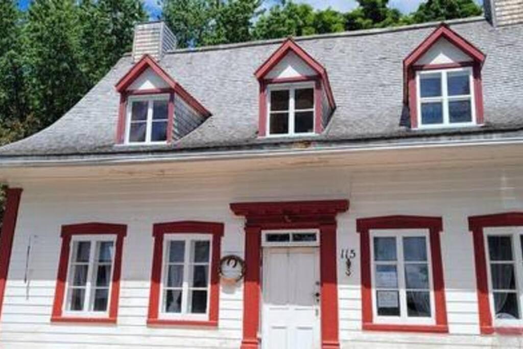 Saint-Jean Om Chalet 1 Avec Spa Face Au Fleuve מראה חיצוני תמונה